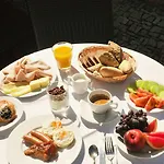 Bellevue Karlov Hotel 4*