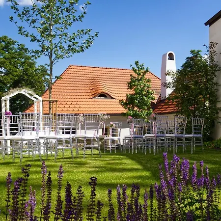 Hotel Bellevue Benesov 4*